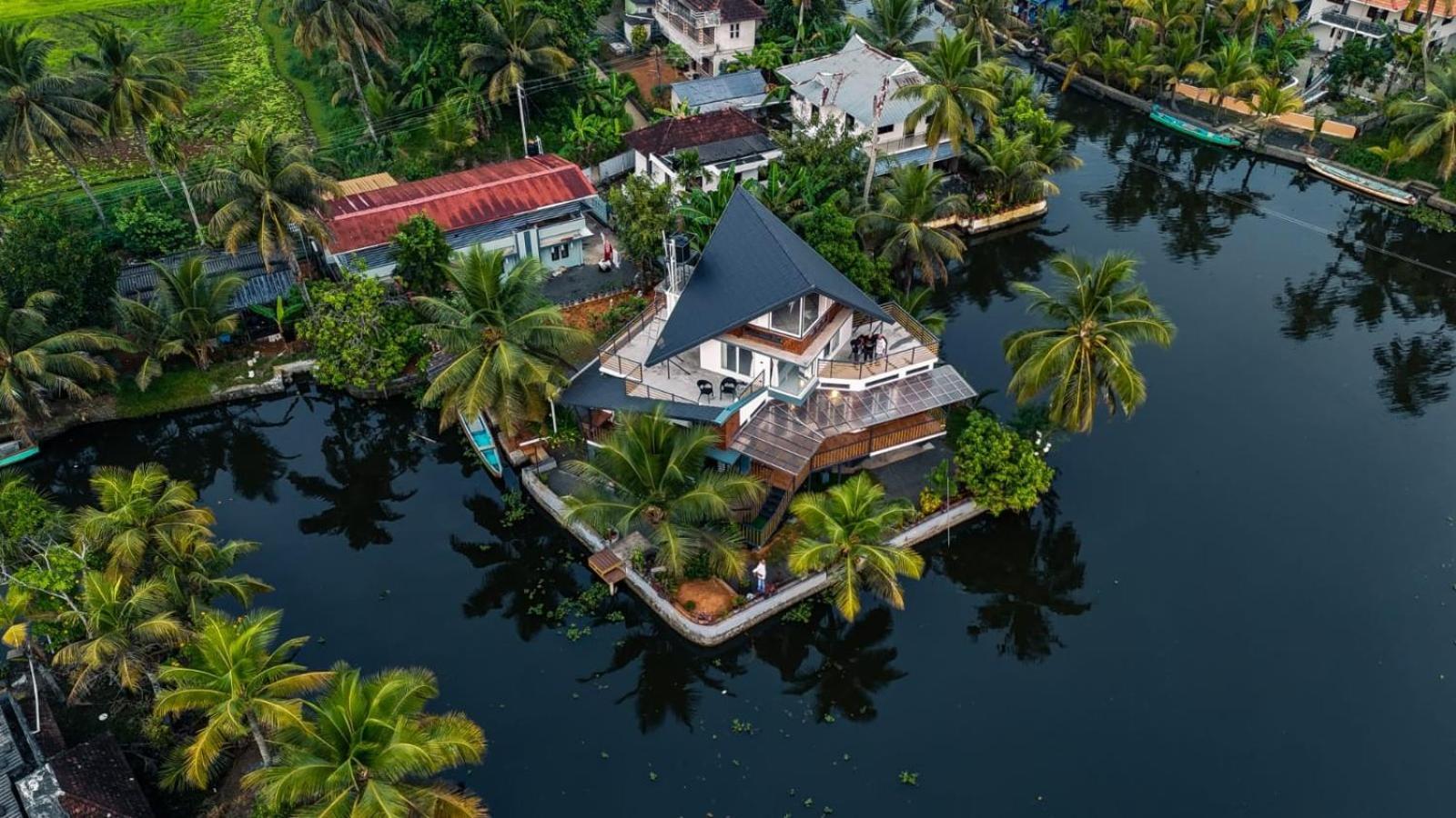 Villa Shiphouse à Alappuzha Extérieur photo